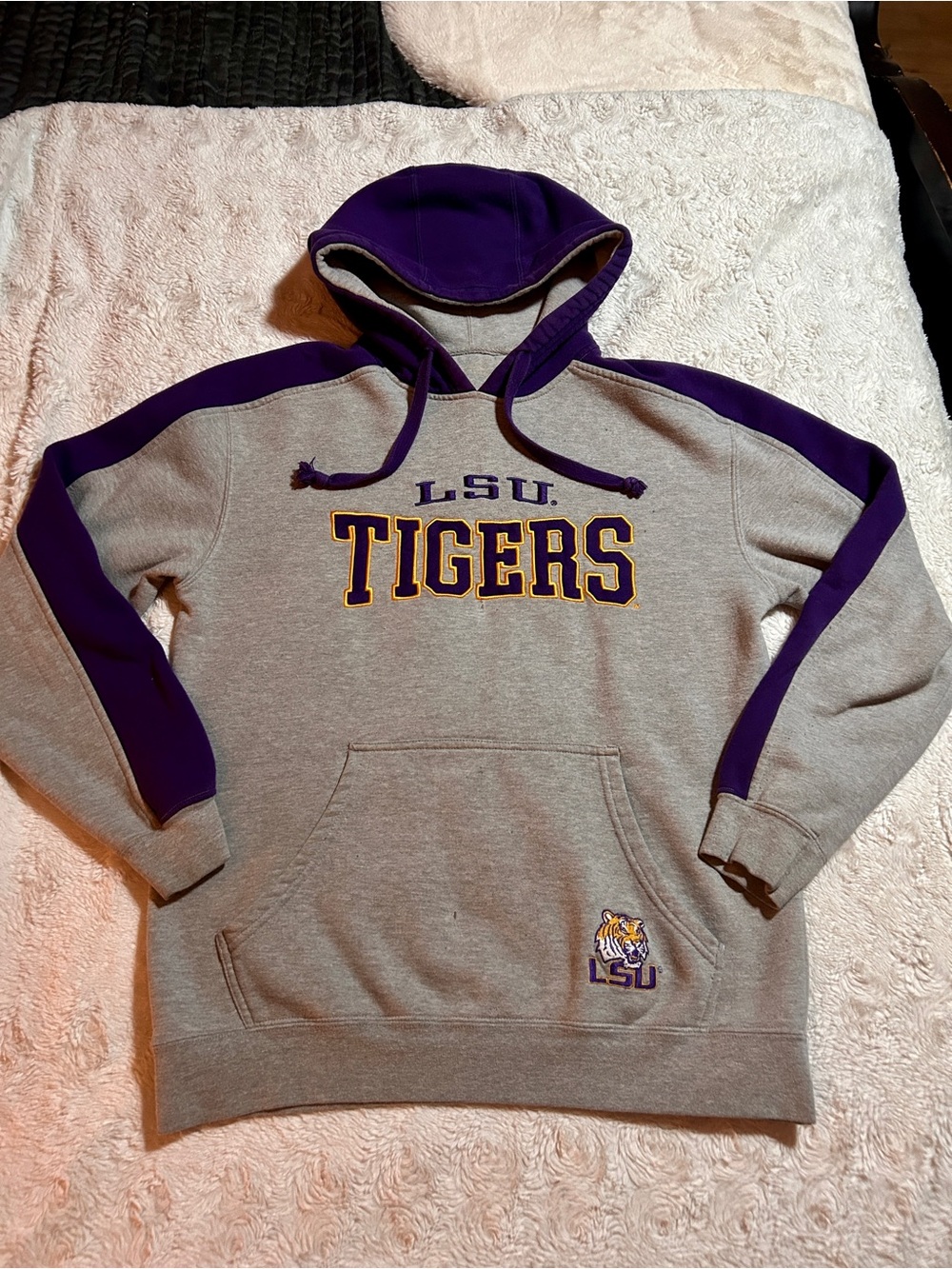 LSU Tigers Pullover Hoodie Medium